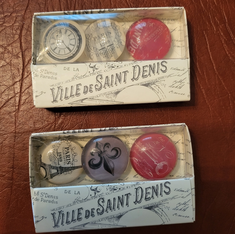 Paris Themed Set Of 2 Magnets, New With Tags